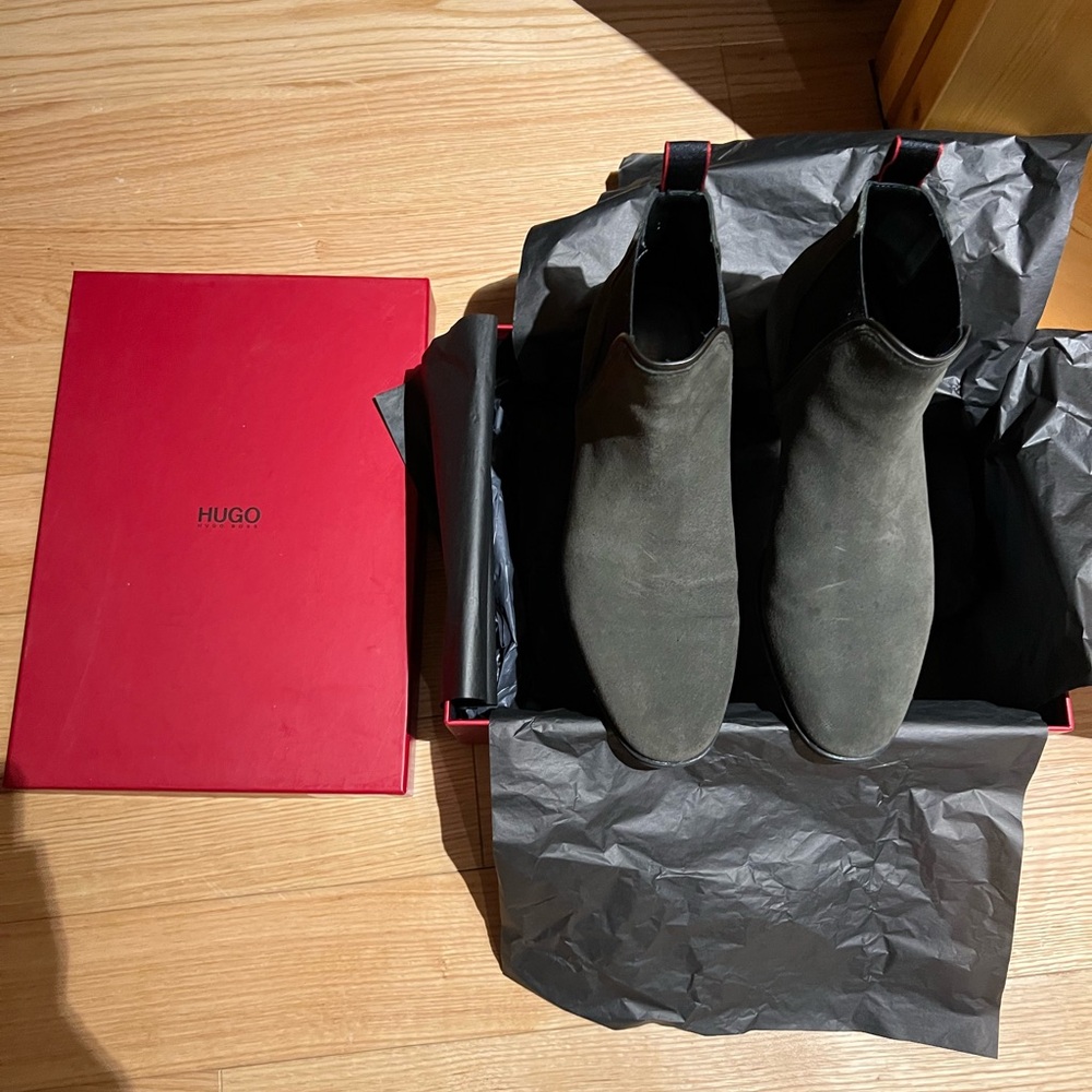HUGO Boss Chelsea Boots Suede